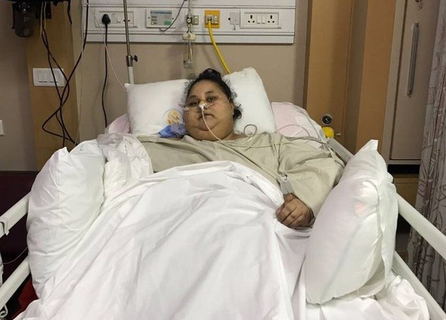 Người phụ nữ béo nhất thế giới nặng 500kg, xe tải cỡ lớn hộ tống tới bệnh viện để phẫu thuật giảm được 300kg nhưng vẫn phải đón nhận cái kết bi thảm - Ảnh 5.
