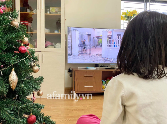 Lại thêm một kênh Youtube cho trẻ chứa nhiều nội dung nhảm nhí: Thử thách đập vỡ TV của mẹ, phá nhà cửa chỉ để cho vui - Ảnh 1. Lại thêm một kênh Youtube cho trẻ chứa nhiều nội dung nhảm nhí: Thử thách đập vỡ TV của mẹ, phá nhà cửa chỉ để cho vui - Ảnh 1.