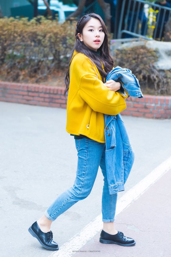 Chỉ cao 1m59, mỹ nhân thấp nhất TWICE vẫn lên đồ sành điệu và tôn dáng miễn bàn với 12 set không học theo quá phí - Ảnh 12. Chỉ cao 1m59, mỹ nhân thấp nhất TWICE vẫn lên đồ sành điệu và tôn dáng miễn bàn với 12 set không học theo quá phí - Ảnh 12.