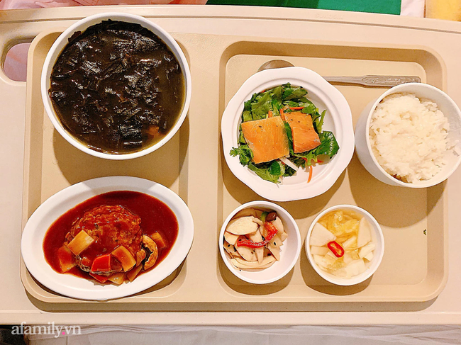 Mẹ Việt đẻ con ở Hàn Quốc, sinh xong ăn tất tần tật không kiêng cữ, có 1 món bữa nào cũng ăn đến phát ngán - Ảnh 4.