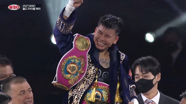 Cô gái từng bán vé số, đứng phụ quán ăn giờ đã trở thành nhà vô địch Boxing chuyên nghiệp WBO hạng nhẹ thế giới - Ảnh 1. Cô gái từng bán vé số, đứng phụ quán ăn giờ đã trở thành nhà vô địch Boxing chuyên nghiệp WBO hạng nhẹ thế giới - Ảnh 1.