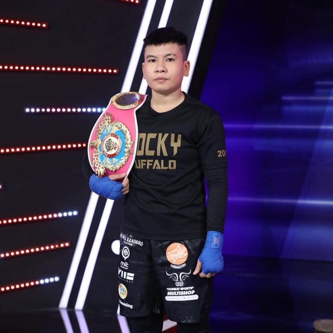 Cô gái từng bán vé số, đứng phụ quán ăn giờ đã trở thành nhà vô địch Boxing chuyên nghiệp WBO hạng nhẹ thế giới - Ảnh 3. Cô gái từng bán vé số, đứng phụ quán ăn giờ đã trở thành nhà vô địch Boxing chuyên nghiệp WBO hạng nhẹ thế giới - Ảnh 3.