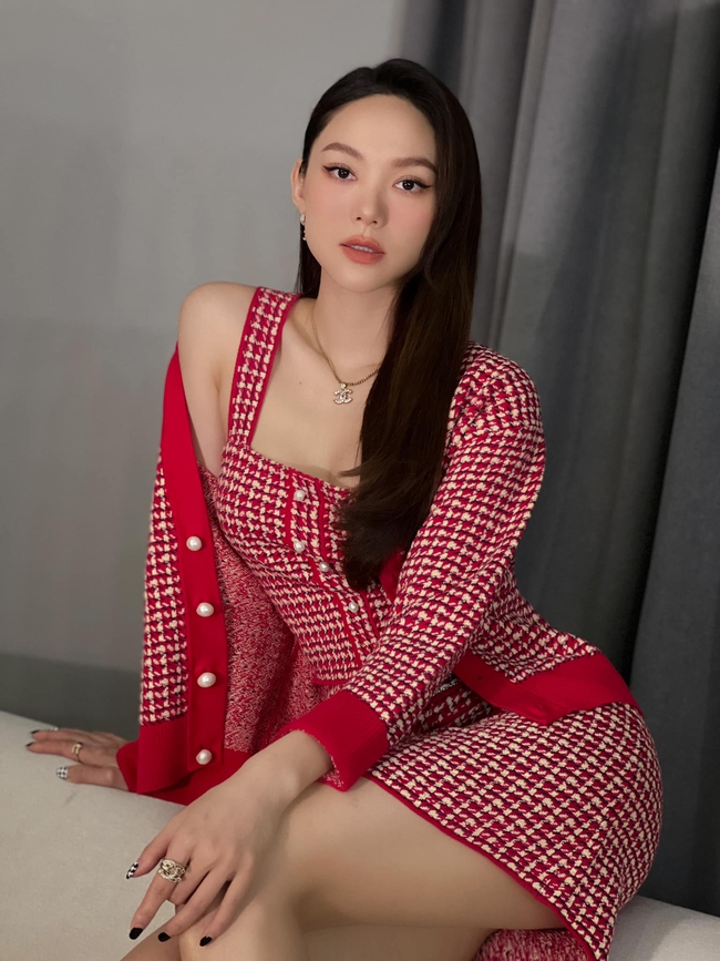 Hơn Jennie 10 tuổi, quý cô Vbiz này vẫn xứng danh &quot;trưởng fanclub&quot; của đàn em với màn cosplay mỹ mãn - Ảnh 1.