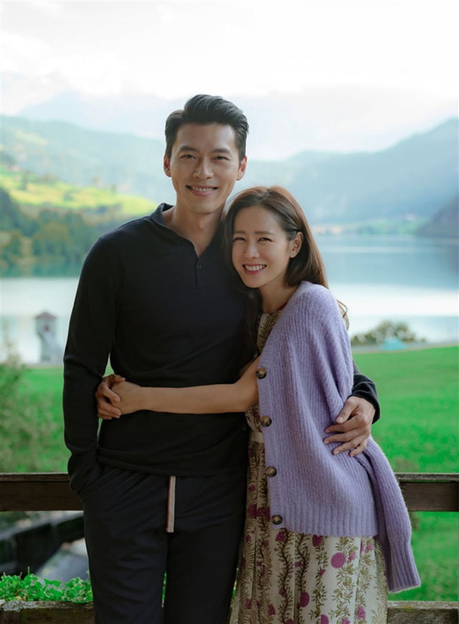 Hyun Bin lộ diện sau tin đồn đã cầu hôn Son Ye Jin, ngoại hình thế nào mà &quot;gây sốt&quot;? - Ảnh 4.