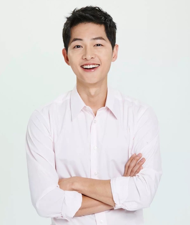 Nhan sắc cực phẩm từ thời đại học và thành tích học &quot;cực đỉnh&quot; của Song Joong Ki - Ảnh 8.