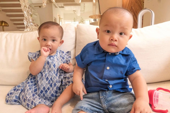 Được mẹ Hồ Ngọc Hà diện đồ cực nghiêm túc chụp ảnh kỷ niệm cùng chị Lisa mà sao Leon lại "tấu hài" đáng yêu thế này? - Ảnh 2.