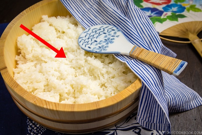 Khi cơm chín, người Nhật không ăn ngay mà thường làm thêm 1 bước &quot;đặc biệt&quot; này, đơn giản nhưng giúp họ giảm cân và phòng ngừa tiểu đường hiệu quả - Ảnh 2.