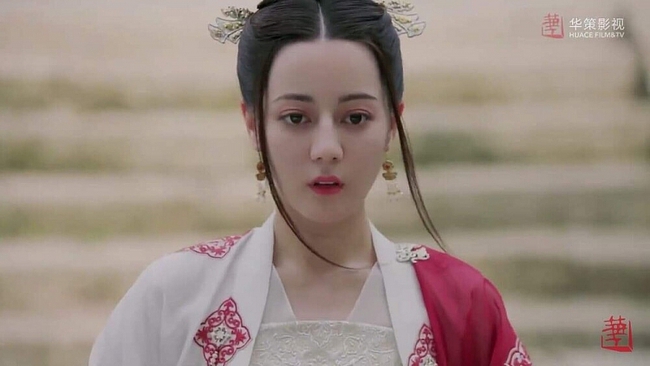 Lộ ảnh Địch Lệ Nhiệt Ba làm nữ tướng cực đẹp, netizen khen xinh hơn Trường Ca Hành nhiều  - Ảnh 5.