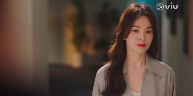 Song Hye Kyo bị chê tan nát ở phim mới: Diễn đơ, phát âm tiếng nước ngoài tệ từ &quot;Hậu duệ mặt trời&quot; đến nay vẫn không cải thiện - Ảnh 5.