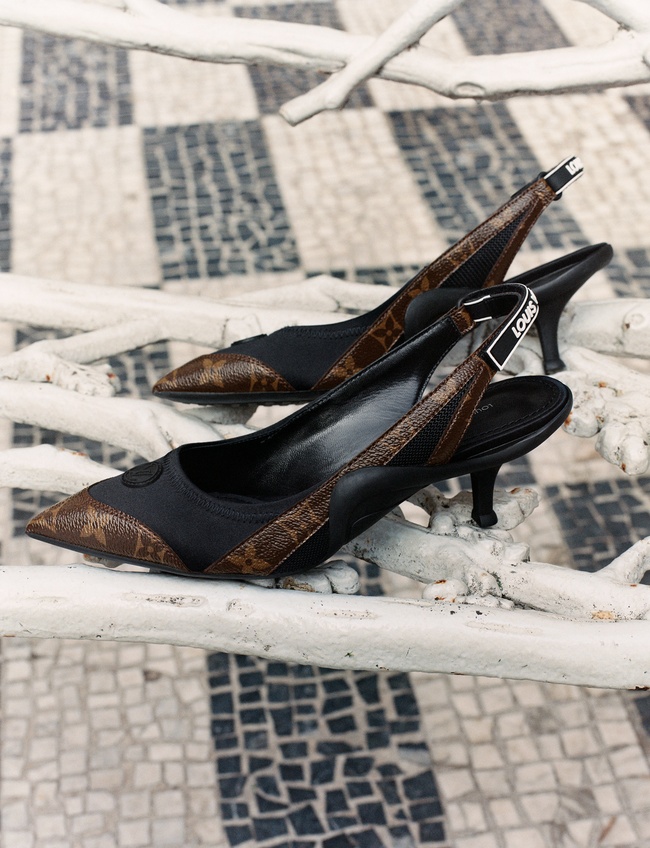Archlight Slingback - Mẫu giày mới trở thành must have item mới của giới sành điệu - Ảnh 1.