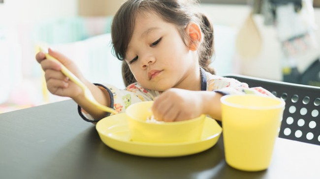 “Mẹ ơi, tại sao chúng ta không được lãng phí thức ăn”, câu trả lời của người mẹ này khiến ai cũng phải tâm phục khẩu phục - Ảnh 1. “Mẹ ơi, tại sao chúng ta không được lãng phí thức ăn”, câu trả lời của người mẹ này khiến ai cũng phải tâm phục khẩu phục - Ảnh 1.