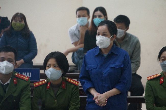 Bị cáo Nguyễn Thùy Dương tại tòa