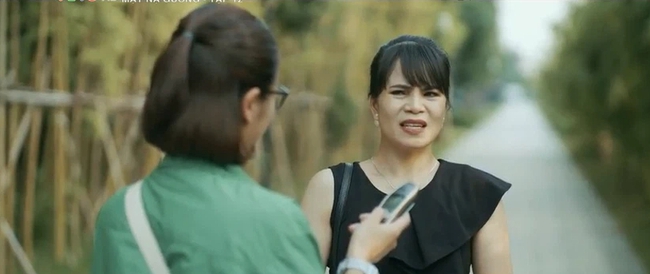 Mặt nạ gương tập 12: Hoa (Lương Thu Trang) phát hiện bố chỉ là kẻ "đổ vỏ" cho cái thai của mẹ ghẻ - Ảnh 4. Mặt nạ gương tập 12: Hoa (Lương Thu Trang) phát hiện bố chỉ là kẻ "đổ vỏ" cho cái thai của mẹ ghẻ - Ảnh 4.