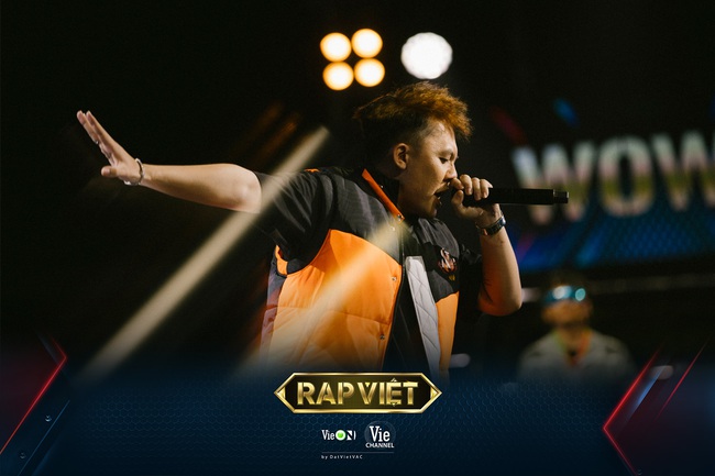 Rap Việt tập 6: Lộ diện hai nam rapper đến từ miền Tây khiến bốn huấn luyện viên điêu đứng - Ảnh 4. Rap Việt tập 6: Lộ diện hai nam rapper đến từ miền Tây khiến bốn huấn luyện viên điêu đứng - Ảnh 4.