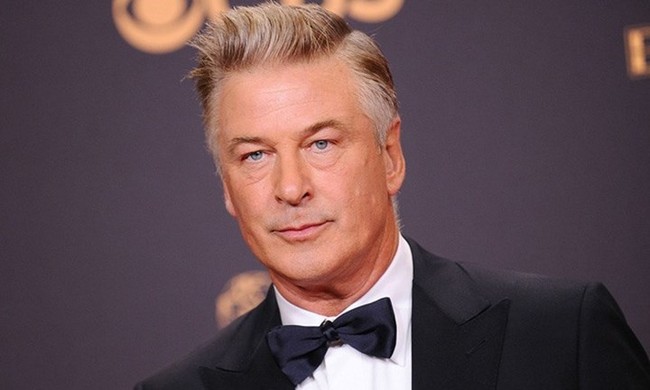 Alec Baldwin - sao Hollywood bắn chết đạo diễn bị chỉ trích vì tổ chức Halloween giữa lùm xùm - Ảnh 4.