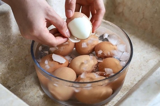 Cooked eggs should not be kept overnight!