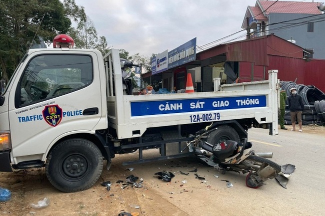 Lạng Sơn: Xác minh thông tin CSGT dùng xe công vụ chặn đường khiến học sinh gặp nạn - Ảnh 1.