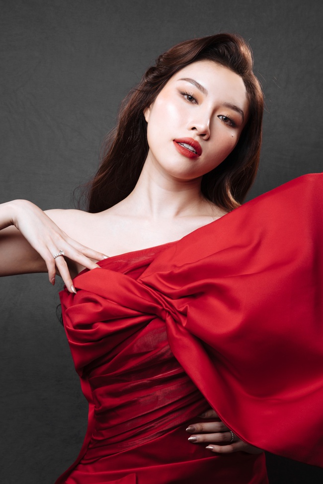 MC Thanh Thanh Huyền bất ngờ tiết lộ lí do không dự thi Hoa hậu Hoàn vũ Việt Nam - Ảnh 2.