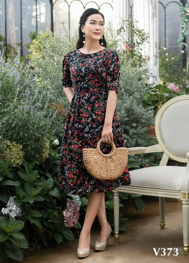 Thương ngày nắng về: Hóa ra bà Nga thời trẻ chính là mẹ Hồng Đăng trong Hướng dương ngược nắng, nhan sắc đời thực phúc hậu, dịu dàng - Ảnh 6. Thương ngày nắng về: Hóa ra bà Nga thời trẻ chính là mẹ Hồng Đăng trong Hướng dương ngược nắng, nhan sắc đời thực phúc hậu, dịu dàng - Ảnh 6.