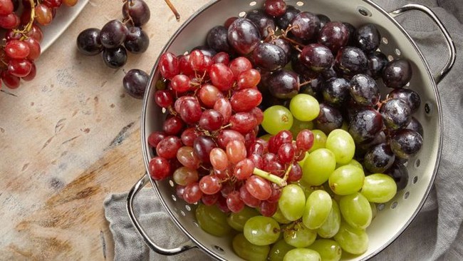 9 tác dụng thần kỳ của quả nho không phải ai cũng biết, tuy nhiên 4 người này cấm kỵ ăn - Ảnh 1. 9 tác dụng thần kỳ của quả nho không phải ai cũng biết, tuy nhiên 4 người này cấm kỵ ăn - Ảnh 1.