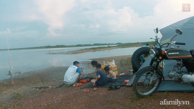 Cặp vợ chồng ở Sài Gòn và hành trình phượt cùng hai con bằng xe máy:  - Ảnh 5.