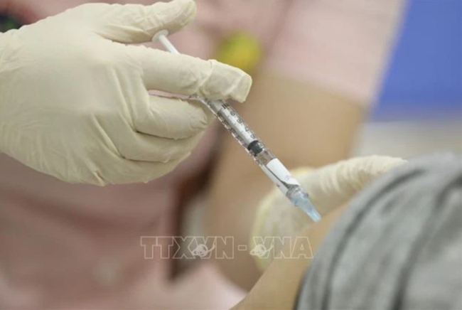 Bắc Giang: Một học sinh sốc phản vệ sau tiêm vaccine phòng COVID-19 tử vong - Ảnh 1.