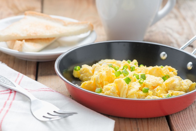 Ăn trứng vào buổi sáng rất bổ dưỡng nhưng tránh 3 hiểu lầm này nếu không sẽ gây hại cho cơ thể - Ảnh 2.