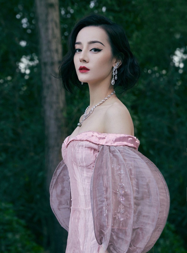4 mỹ nhân Hoa ngữ đẹp nhất trong mắt người nước ngoài: Địch Lệ Nhiệt Ba đứng cuối, ai xứng đáng với vị trí đầu tiên? - Ảnh 2.