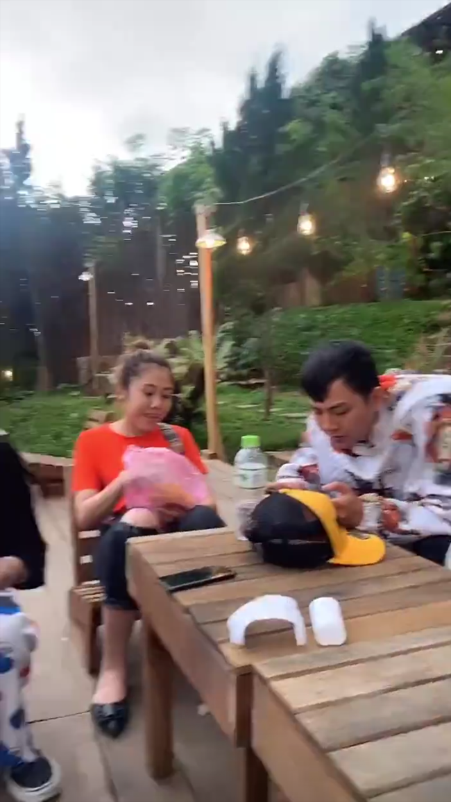 Hoài Lâm sau hơn 1 năm ly hôn vợ cũ: Ngoại hình xuống cấp vì phát tướng, bất ngờ công khai bạn gái mới - Ảnh 7. Hoài Lâm sau hơn 1 năm ly hôn vợ cũ: Ngoại hình xuống cấp vì phát tướng, bất ngờ công khai bạn gái mới - Ảnh 7.