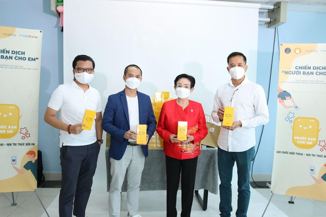 Realme Việt Nam: Nỗ lực dẫn đầu về công nghệ, tiên phong với những hoạt động nhân văn - Ảnh 4.