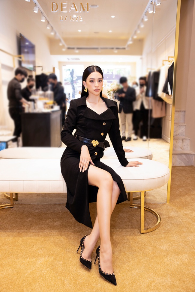 Con gái Trà Ngọc Hằng &quot;giật spotlight&quot; tại sự kiện thời trang, đến cả Ngọc Trinh hay Hoa hậu Tiểu Vy cũng không hot bằng - Ảnh 3.