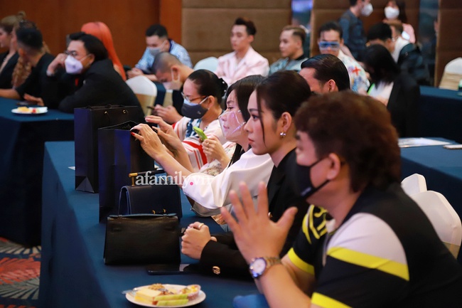 Nóng: Cùng tham gia sự kiện nhưng Cát Phượng và Kiều Minh Tuấn lại "mỗi người một nơi", chẳng lẽ đã toang? - Ảnh 2. Nóng: Cùng tham gia sự kiện nhưng Cát Phượng và Kiều Minh Tuấn lại "mỗi người một nơi", chẳng lẽ đã toang? - Ảnh 2.