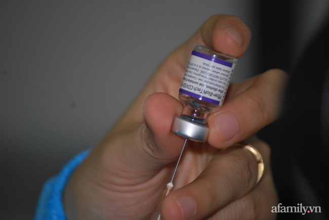 Bộ Y tế thông tin về việc gia hạn vắc xin Pfizer tại Việt Nam - Ảnh 1. Bộ Y tế thông tin về việc gia hạn vắc xin Pfizer tại Việt Nam - Ảnh 1.