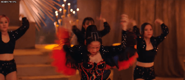Sốc: MV mới nhất của Chi Pu ra mắt 4 ngày chỉ có 2000 lượt xem, nhảy nhót khói lửa tưng bừng - Ảnh 3.