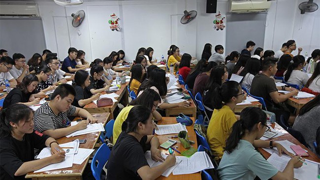Lương gi&aacute;o vi&ecirc;n qu&aacute; thấp, bao giờ c&oacute; lương mới? - Ảnh 1.