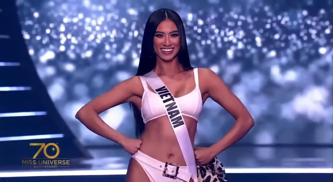 Bán kết Miss Universe 2021: Kim Duyên &quot;cực cháy&quot; kết màn phần thi áo tắm - Ảnh 5.