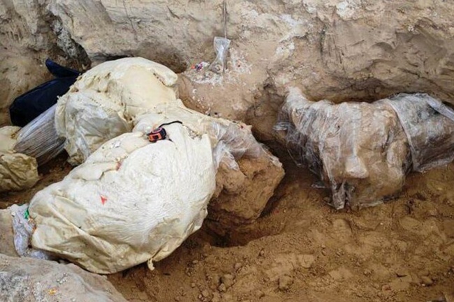 Đào mộ chôn xác người chết, nhân viên nghĩa trang phát hiện dấu hiệu lạ mở ra một bí mật "khổng lồ" chôn vùi 10.000 năm - Ảnh 1.