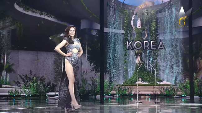 Ưa trang phục hở bạo, một thí sinh lộ vòng 3 ngay trên sân khấu Miss Grand International 2021 - Ảnh 4.