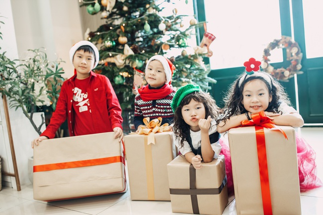 Khoảnh khắc đón Noel đầy tiếng cười của gia đình Lý Hải - Minh Hà - Ảnh 6.