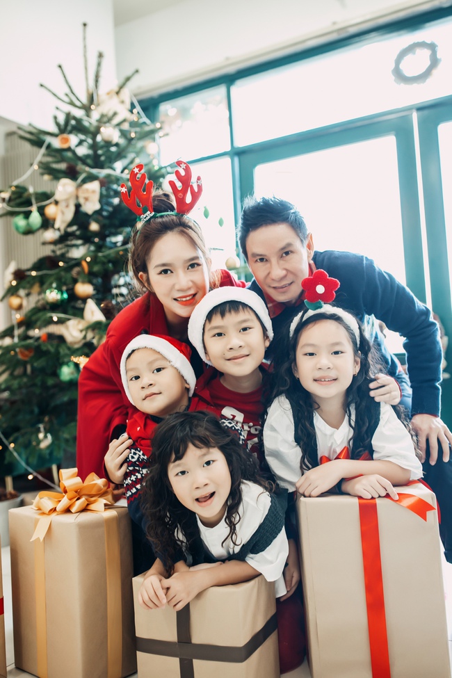 Khoảnh khắc đón Noel đầy tiếng cười của gia đình Lý Hải - Minh Hà - Ảnh 7.