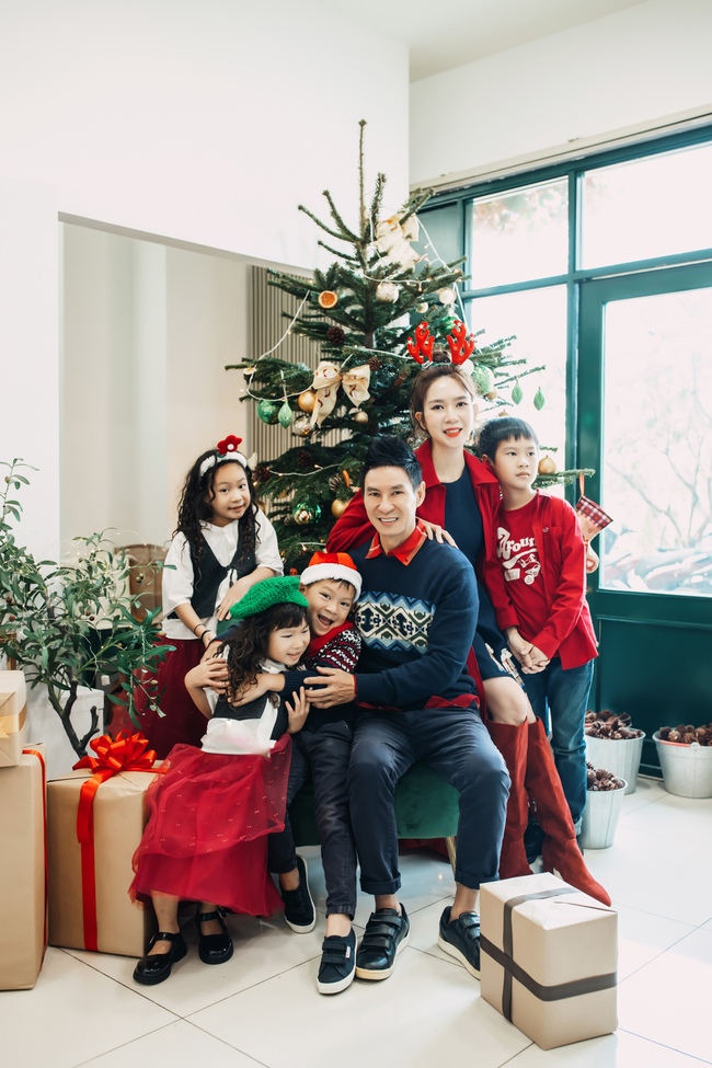 Khoảnh khắc đón Noel đầy tiếng cười của gia đình Lý Hải - Minh Hà - Ảnh 8.