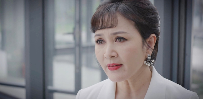 Thương ngày nắng về: Trang bị bà Nhung mắng là loại tọc mạch, không có tư cách nói về con gái mình - Ảnh 5. Thương ngày nắng về: Trang bị bà Nhung mắng là loại tọc mạch, không có tư cách nói về con gái mình - Ảnh 5.