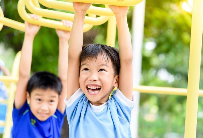 Uống sữa vào thời điểm này suốt 3 năm liền, bà mẹ &quot;tá hỏa&quot; khi con mãi chẳng cao, đi khám bác sĩ bảo: &quot;Tất cả là tại mẹ&quot; - Ảnh 1.