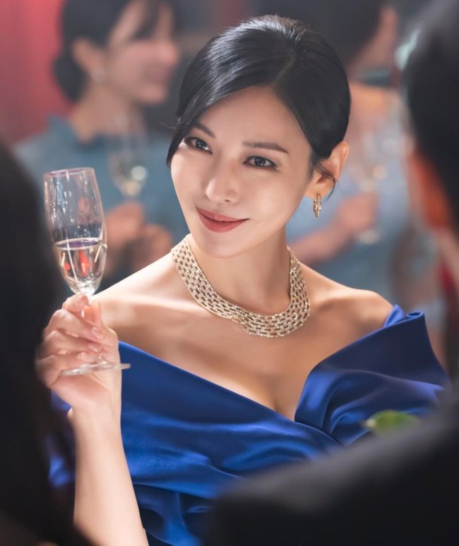 Song Hye Kyo bị chê không xứng khi được đề cử giải thưởng cùng Honey Lee và ác nữ Penthouse - Ảnh 3.