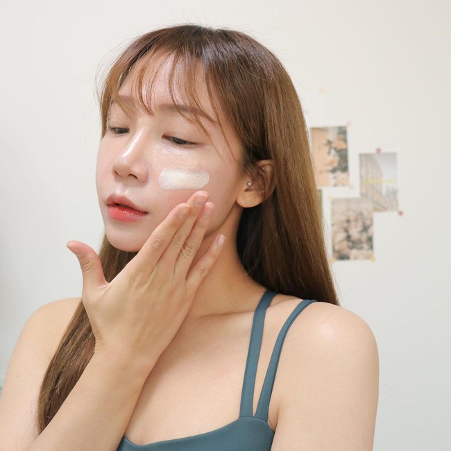 Buổi sáng rét đậm nhớ skincare đủ 4 bước này, da bạn sẽ căng mướt đến tận tối muộn - Ảnh 4.