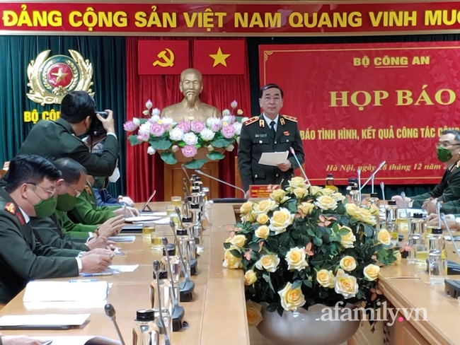 Bộ Công an thông tin về hoạt động từ thiện của Thủy Tiên và các nghệ sĩ: Số tiền chuyển vào tài khoản còn ít hơn số tiền phát cho đồng bào các tỉnh - Ảnh 1. Bộ Công an thông tin về hoạt động từ thiện của Thủy Tiên và các nghệ sĩ: Số tiền chuyển vào tài khoản còn ít hơn số tiền phát cho đồng bào các tỉnh - Ảnh 1.