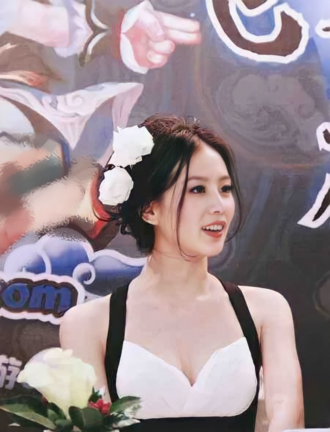 Visual 12 năm trước của Lưu Thi Thi gây sốc vì quá đẹp, nhìn lại bây giờ netizen cứ tiếc nuối vì da xấu, lão hóa nhanh - Ảnh 5. Visual 12 năm trước của Lưu Thi Thi gây sốc vì quá đẹp, nhìn lại bây giờ netizen cứ tiếc nuối vì da xấu, lão hóa nhanh - Ảnh 5.