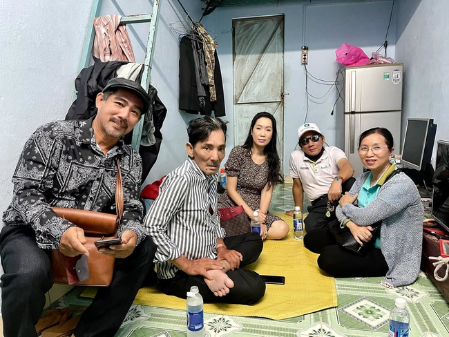 Thương Tín đã dọn đến nhà mới, có hẳn phòng riêng để cách ly - Ảnh 3.