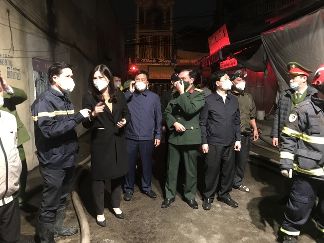 Vụ cháy kinh hoàng ở chợ Ninh Hiệp: Công an Gia Lâm báo cáo về thiệt hại tại quán ăn  - Ảnh 2.