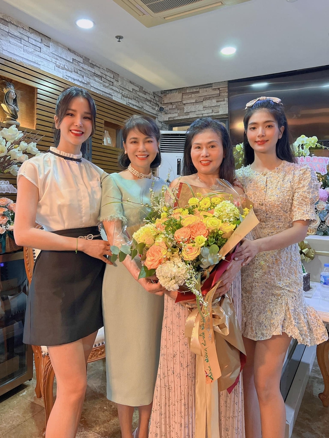 Diệp Lâm Anh chỉ làm một hành động này với mẹ chồng cũng đủ chứng minh vị trí con dâu nhà đại gia khó ai thay thế được - Ảnh 3.